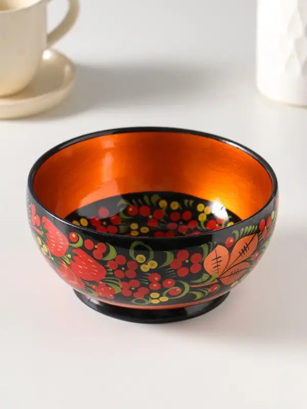 Салатник деревянный хохлома &laquo;Ягодка&raquo;, 16&times;16&times;9 см