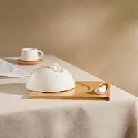 Маслёнка SL Home &laquo;Тренто&raquo;, 22&times;17.5 см, на деревянной подставке, с ножом для масла, фарфор, белая
