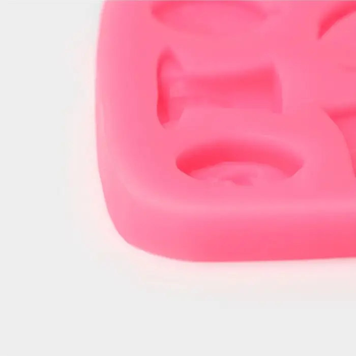 Молд для заливки «Фокус», силикон, 9×8,5×1 см, розовый Молд для заливки «Фокус», силикон, 9×8,5×1 см, розовый