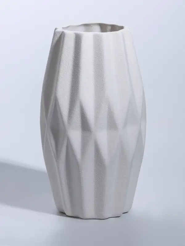 Ваза керамика настольная Ваза керамика настольная "Абиджил" геометрия, h=20х11, d=7,5 см, белый