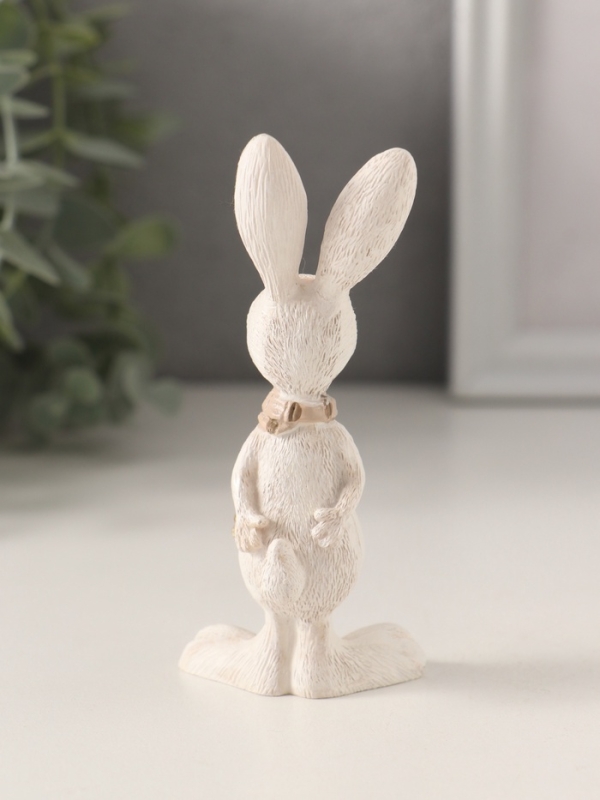 Сувенир полистоун Сувенир полистоун "Белый зайка в полосатом шарфе" 5х3,5х11 см