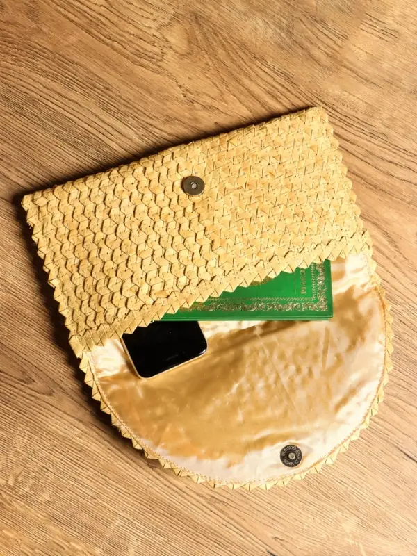 Сумка клатч плетёная из пальмового листа, 28×16×2 см, бежевая Сумка клатч плетёная из пальмового листа, 28×16×2 см, бежевая