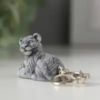 Брелок "Тигр лежит маленький" 3см