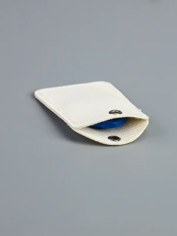 Брелок чехол для магнитных ключей, прямоугольный, белый 4,5х7 см