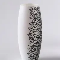 Ваза &laquo;Сфера&raquo;, листочки, h=26 см, стекло, белая