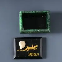 Шкатулка для украшений &laquo;Урал&raquo; прямоугольная, змеевик, с декоративным камнем, 7.5&times;5.5&times;5.5 см