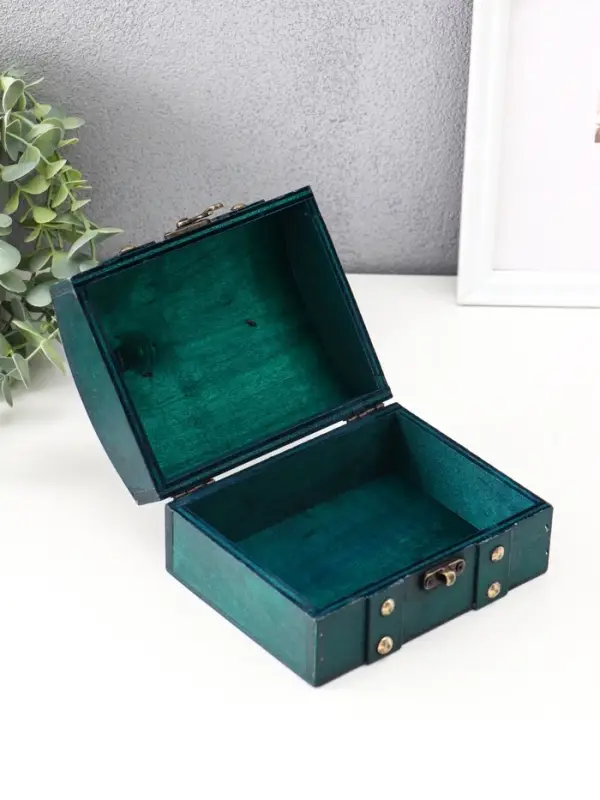 Шкатулка для украшений &laquo;Сундучок. Алиенора&raquo;, дерево, с заклёпками, выпуклая, зелёный, 15&times;11.5&times;7.5 см
