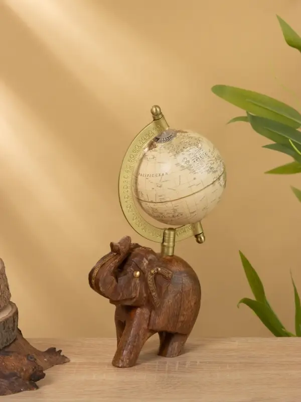 Глобус сувенирный, 11×8×21 см, подставка дерево Глобус сувенирный, 11×8×21 см, подставка дерево