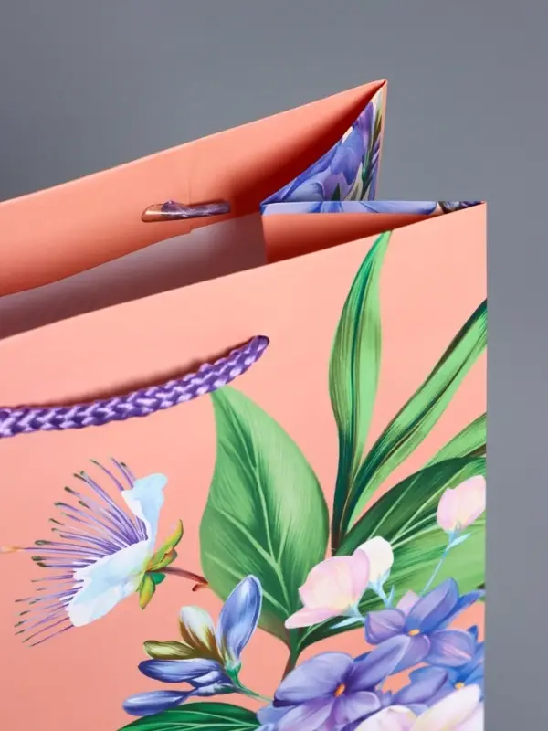 Пакет подарочный "Цветы эмоций" ламинированный 18 х 22,3 х 10 см