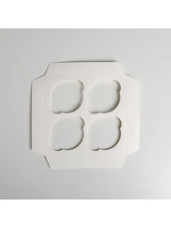 Коробка для капкейков, кондитерская упаковка, 4 ячейки &laquo;8 Марта!&raquo;, 16&times;16&times;10 см