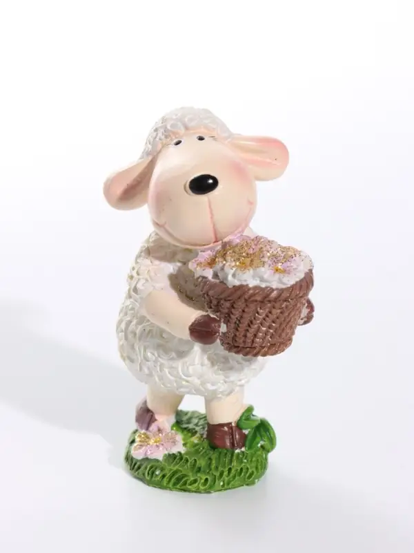 Фигурка полистоун &laquo;Овечка Бяша с корзиной цветов&raquo; 4.5&times;4&times;8 см