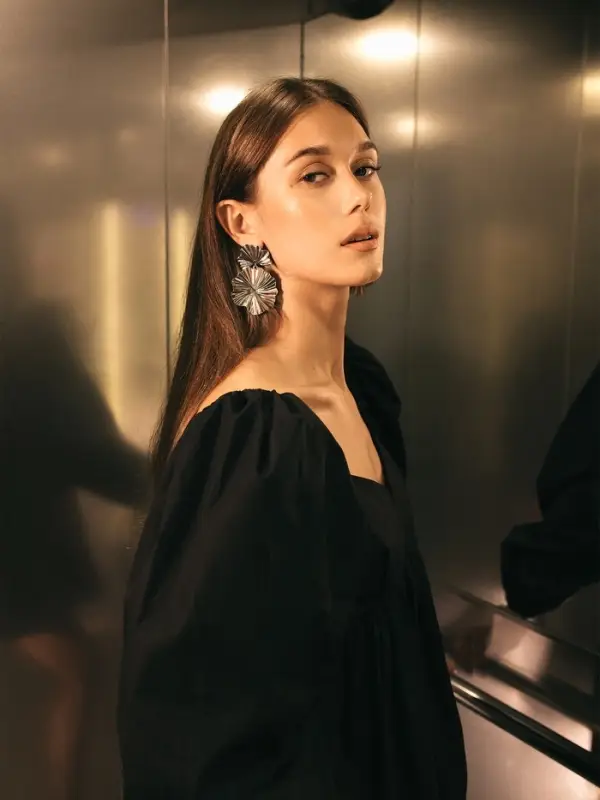 Серьги металл &laquo;Атмосфера&raquo;, сжатые цветы, цвет серебро