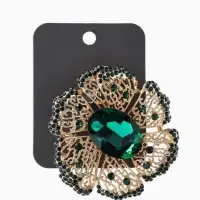 Брошь &laquo;Цветок&raquo; изумруд, стразы, цвет зелёный в золоте
