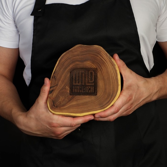 Доска разделочная из спила Wild Kitchen, d=160-200 мм, толщина 30 мм, цельный массив кедра Доска разделочная из спила Wild Kitchen, d=160-200 мм, толщина 30 мм, цельный массив кедра