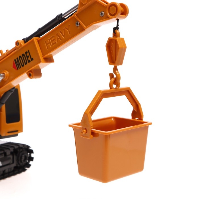 Кран радиоуправляемый «Стройтехника», подвижная стрела, работает от аккумулятора Кран радиоуправляемый «Стройтехника», подвижная стрела, работает от аккумулятора