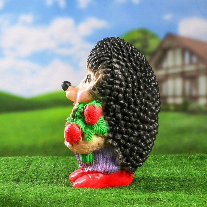 Садовая фигура  Садовая фигура "Ёж Семен с клубничкой" 17х17х35см