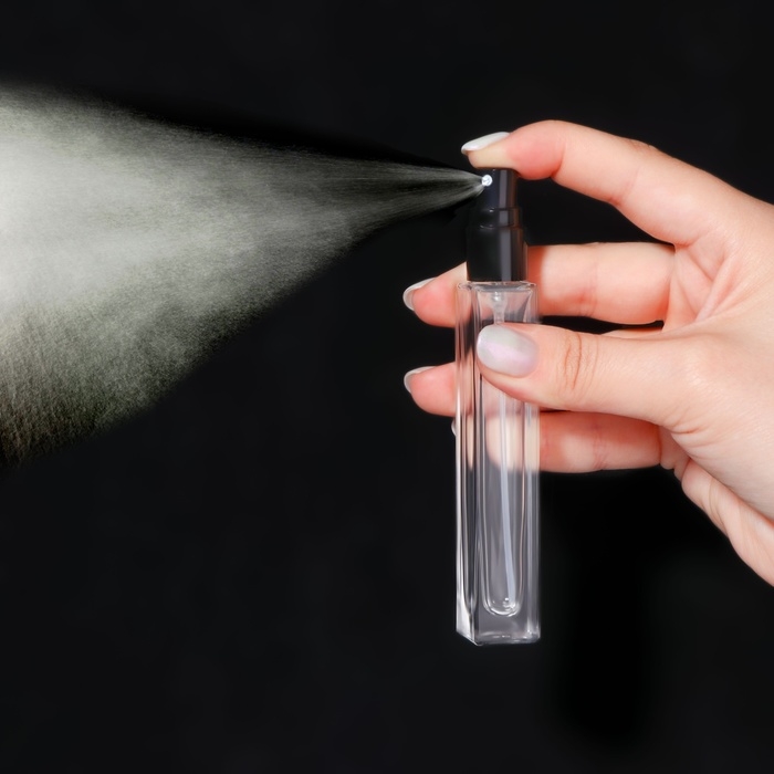 Бутылочка для хранения, с распылителем, 10 мл, цвет чёрный Бутылочка для хранения, с распылителем, 10 мл, цвет чёрный