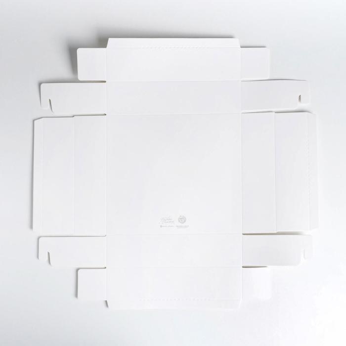 Коробка подарочная новогодняя складная «Снежинки», 23.5 х 20.5 х 5.5 см, Новый год Коробка подарочная новогодняя складная «Снежинки», 23.5 х 20.5 х 5.5 см, Новый год