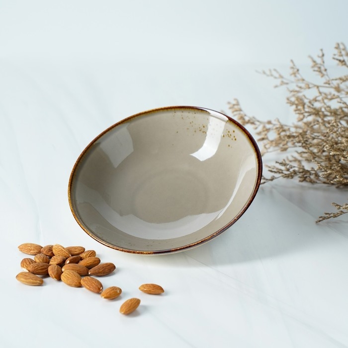 Салатник фарфоровый Magistro «Церера», 400 мл, d=16,2 см, цвет коричневый