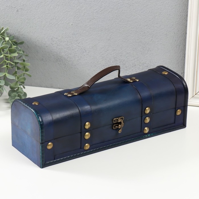 Шкатулка дерево под бутылку  Шкатулка дерево под бутылку "С заклёпками" ярко-синяя 11х34х12,8 см