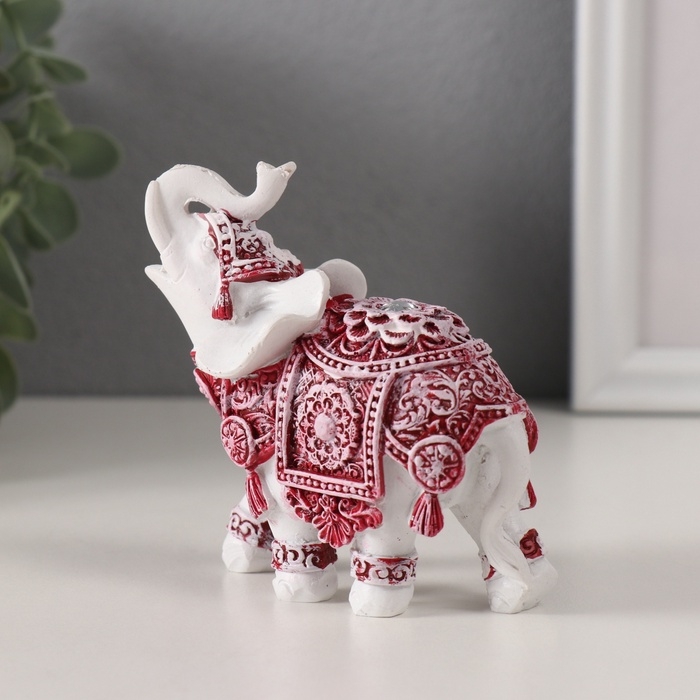 Сувенир полистоун Сувенир полистоун "Белый слон. Бордовая попона с цветком и стразой" 9х4,8х9,5 см
