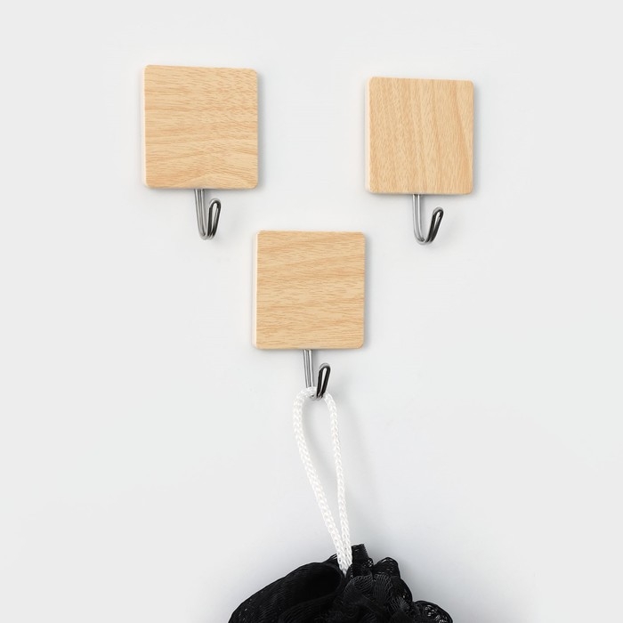 Крючки самоклеящиеся Доляна «Квадрат», 3 шт, цвет светлое дерево Крючки самоклеящиеся Доляна «Квадрат», 3 шт, цвет светлое дерево