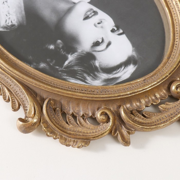 Фоторамка полистоун 13х18 см Фоторамка полистоун 13х18 см "Витые лепестки" золото 20,5х30,5 см