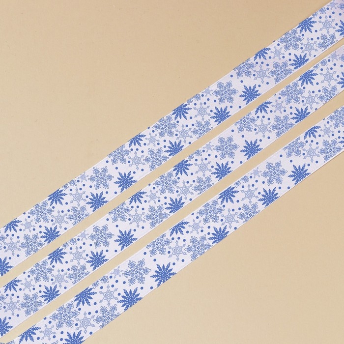 Лента атласная «Снежный хоровод», 2 см × 5 м Лента атласная «Снежный хоровод», 2 см × 5 м