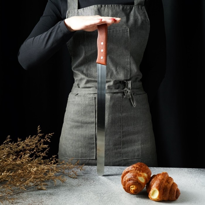 Нож для бисквита мелкие зубцы KONFINETTA, длина лезвия 35 см, деревянная ручка Нож для бисквита мелкие зубцы KONFINETTA, длина лезвия 35 см, деревянная ручка