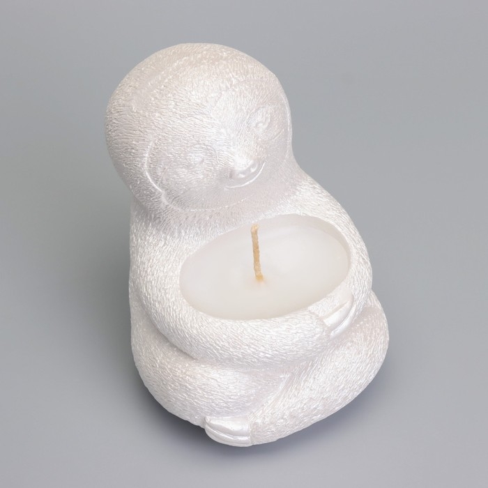 Свеча  Свеча "Ленивец" в подсвечнике из гипса,9х10,5х11см, белый перламутр