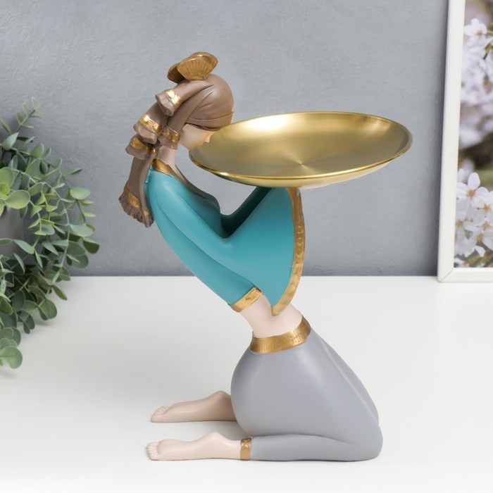 Сувенир полистоун подставка  Сувенир полистоун подставка "Девушка в африканском наряде" бежево-голубой 35х12х23 см