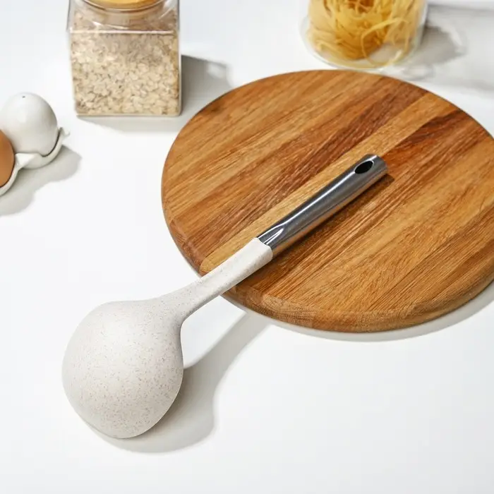 Половник кухонный Доляна «Лёгкость», 32,5 см, цвет бежевый Половник кухонный Доляна «Лёгкость», 32,5 см, цвет бежевый