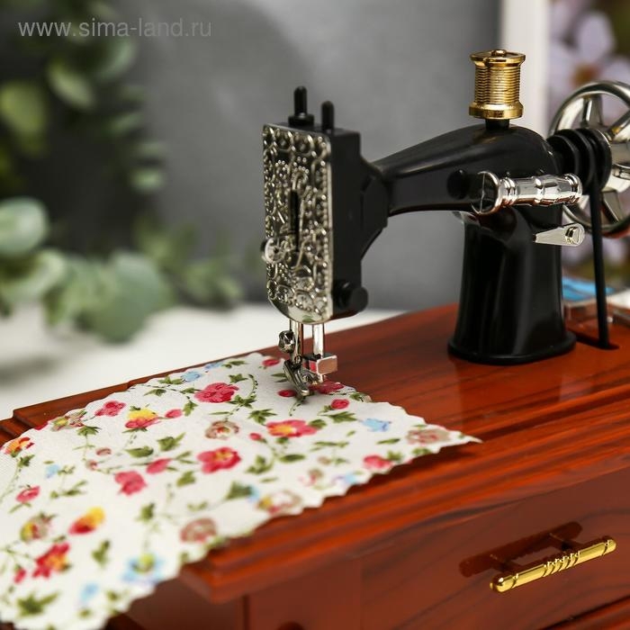 Шкатулка пластик музыкальная механическая Шкатулка пластик музыкальная механическая "Мамина швейная машинка" 9,5х18х13,5 см