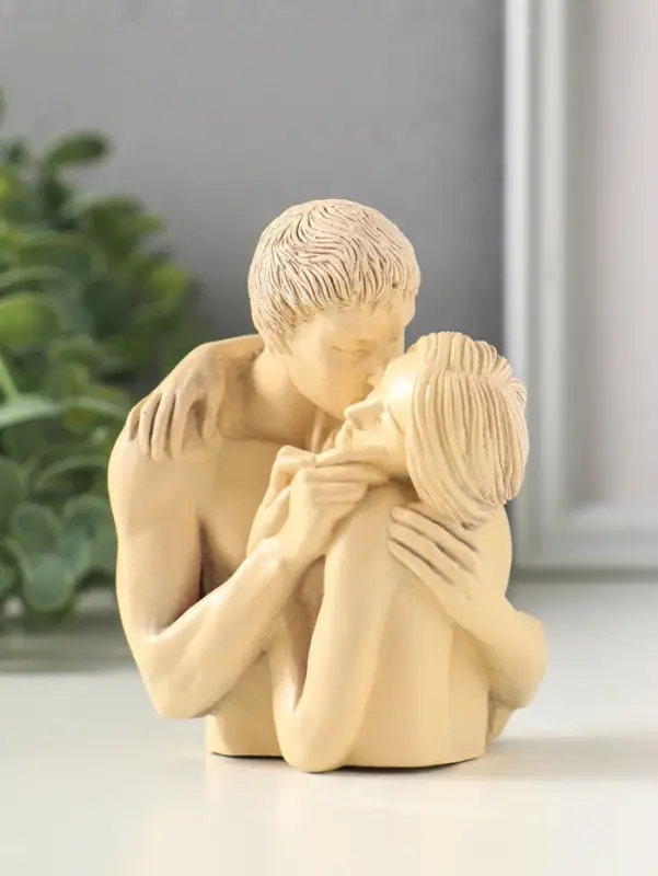 Фигурка &laquo;Любовь&raquo;, 10&times;8&times;7 см, слоновая кость