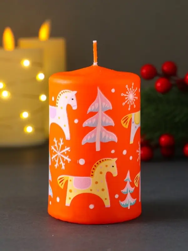 Свеча новогодняя пеньковая "Лошадки" 6х6х8 см