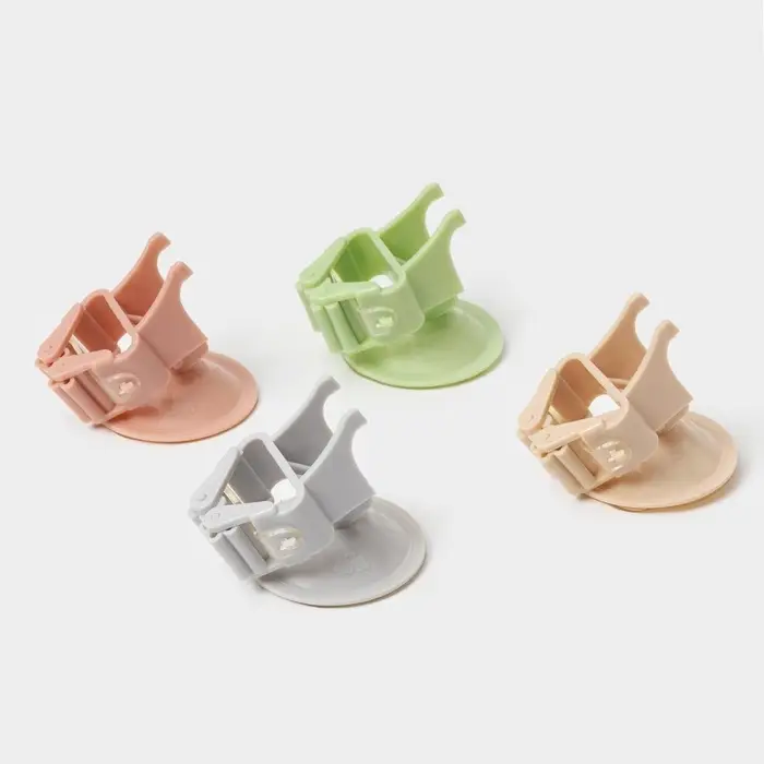 Держатель для уборочного инвентаря на вакуумной присоске, 5.5&times;5.5&times;7 см, МИКС