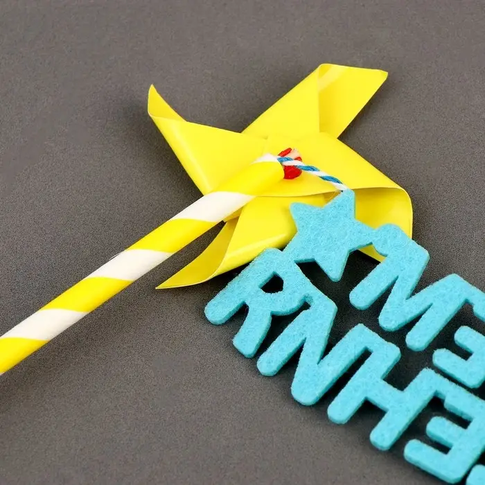 Топпер для торта &laquo;С днём рождения&raquo;