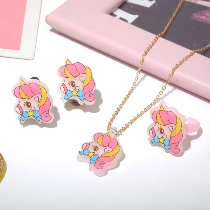 Набор детский «Выбражулька» 3 предмета клипсы, кулон, кольцо, единорожка, цветной в золоте Набор детский «Выбражулька» 3 предмета клипсы, кулон, кольцо, единорожка, цветной в золоте