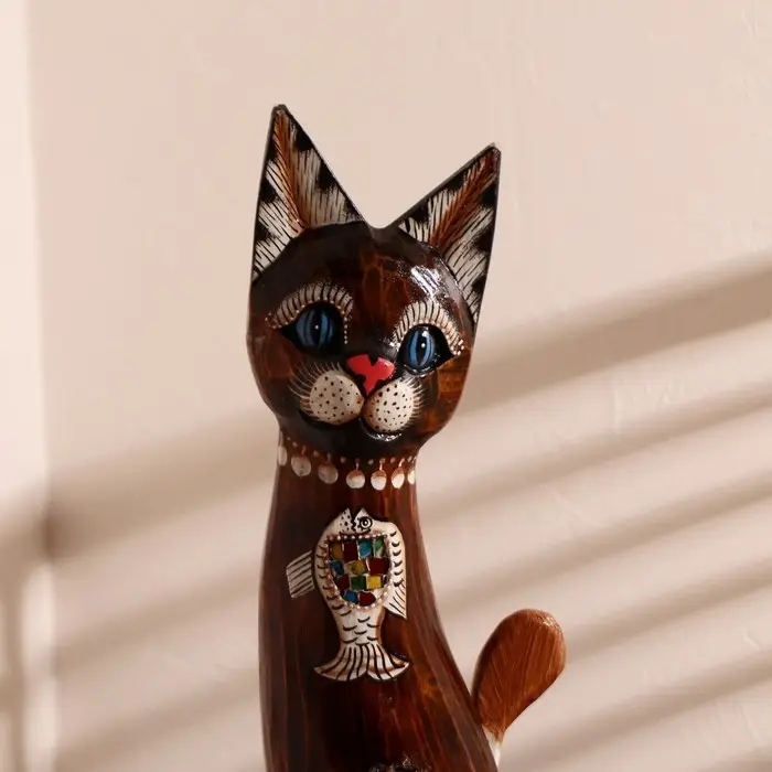 Сувенир дерево "Кошка морская с рыбкой и ящерками" 80х13х7 см