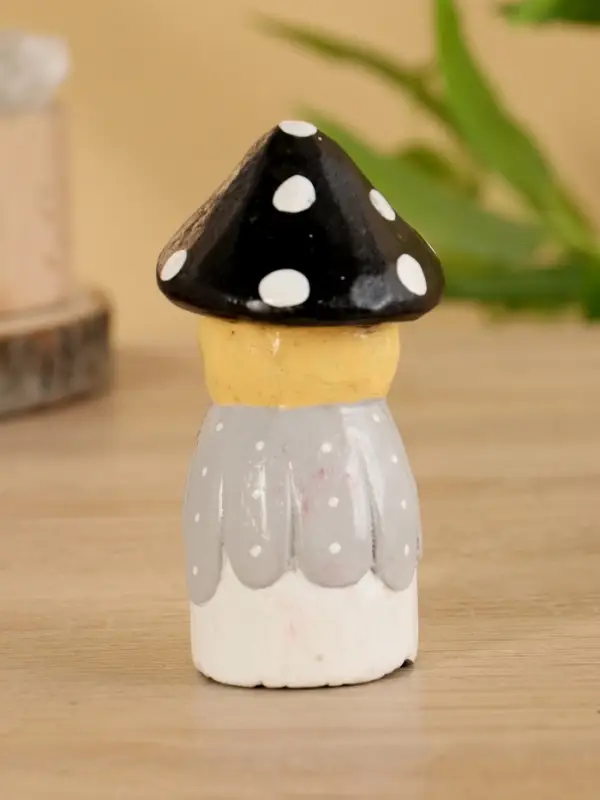 Сувенир  Сувенир "Гномик" дерево 5,5х5,5х10 см, цв. чёрно-серый