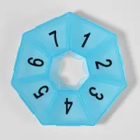 Таблетница «Цифры», 7.5×7.5×1.7 см, 7 секций, МИКС