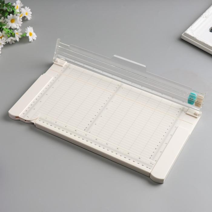 Резак и биговальная доска для бумаги пластик 2х21х38 см Резак и биговальная доска для бумаги пластик 2х21х38 см