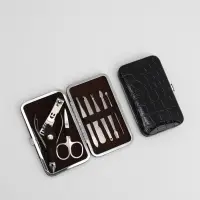 Набор маникюрный &laquo;Рептилия&raquo;, 8 предметов, в футляре, чёрный