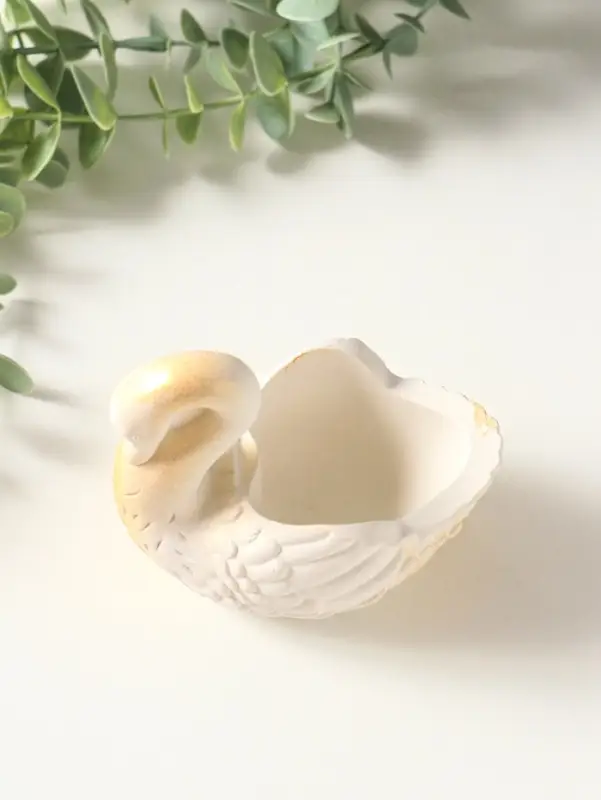 Подставка для мелочей &laquo;Лебедь&raquo;, 9&times;10&times;7 см, белая с позолотой