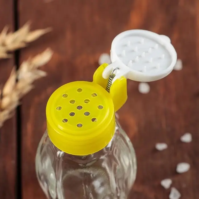 Солонка стеклянная «Яркая», 30 мл, 3,5×7 см, цвет МИКС Солонка стеклянная «Яркая», 30 мл, 3,5×7 см, цвет МИКС