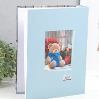 Фотоальбом на 200 фото 13х18 см "Медведь в синем шарфе и розы" в коробке 5,5х23,5х29,5 см