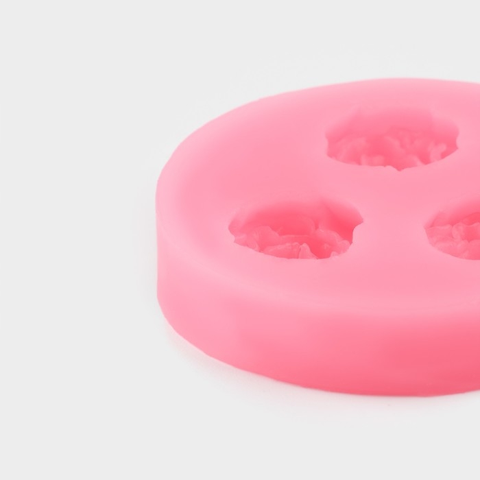 Молд Доляна «Три малых розы», силикон, 4,5 см, цвет розовый Молд Доляна «Три малых розы», силикон, 4,5 см, цвет розовый