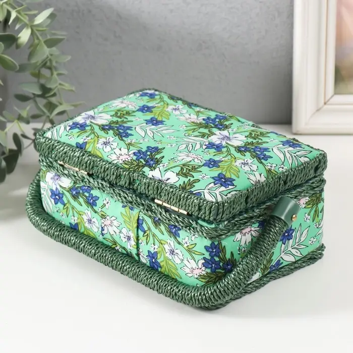 Шкатулка для рукоделия и шитья &laquo;Полевые цветы на зелёном&raquo;, хранение ниток, иголок, мелочи, 18&times;12&times;9.5 см