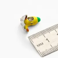 Шарм &laquo;Банан&raquo;, жёлто-зелёный в чернёном серебре