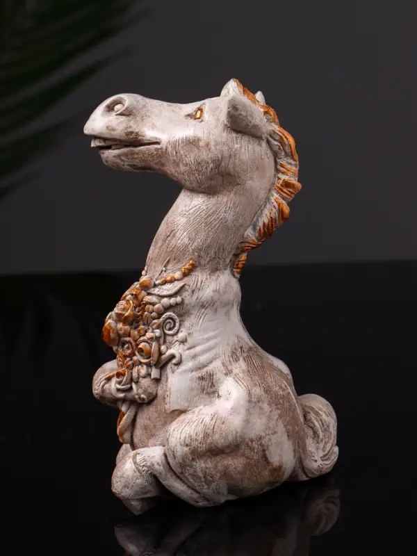 Фигурка гипс &laquo;Конь с букетом&raquo;, 11 см, бежевая